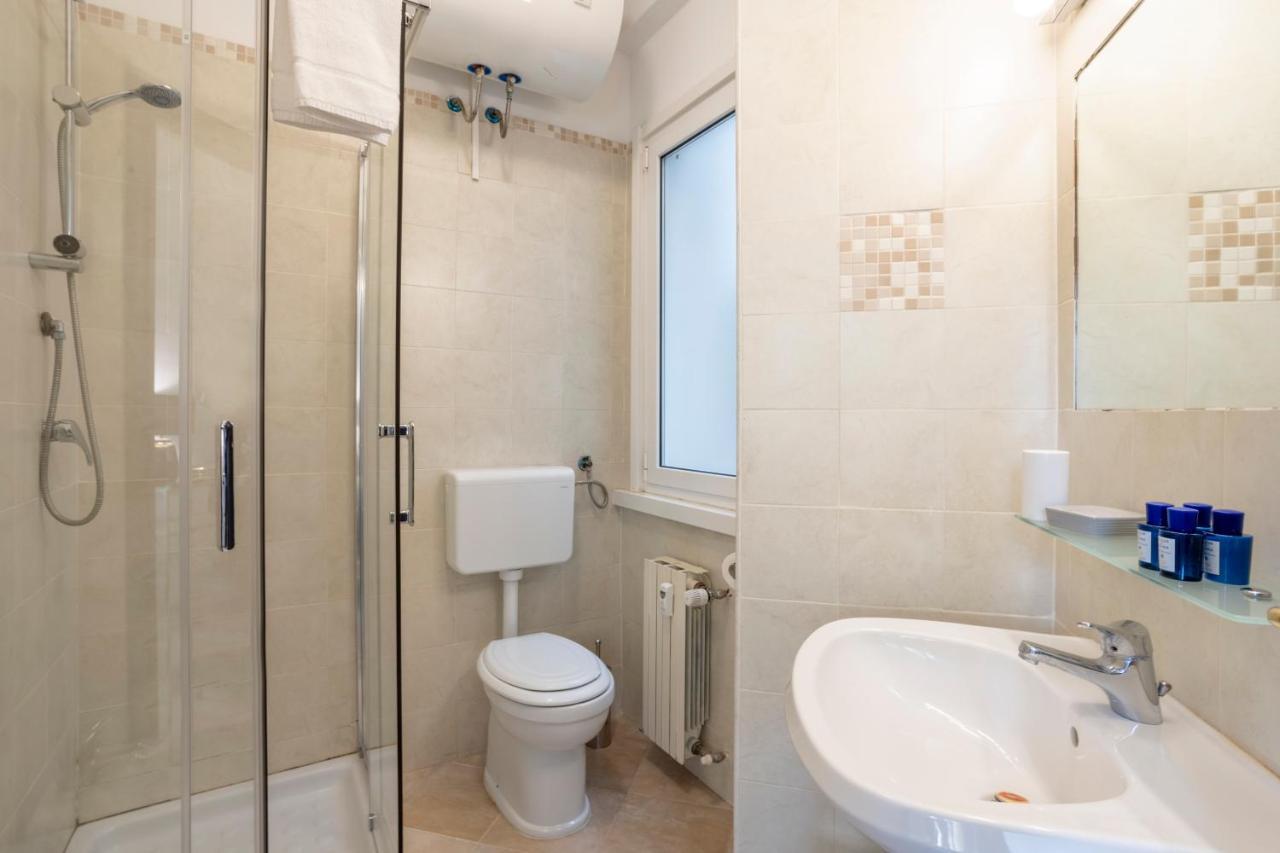 Re Di Roma - Charme Apartment ภายนอก รูปภาพ